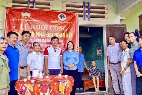 Hỗ trợ 100 triệu đồng xây nhà Đại đoàn kết