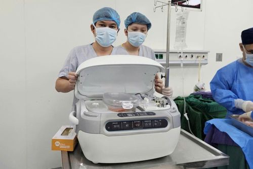 Máy LifePort giúp Bệnh viện Trung ương Huế chinh phục giới hạn ghép thận