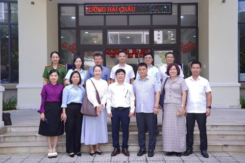 Viện Nghiên cứu châu Âu và châu Mỹ làm việc với phường Hải Châu về chuyển đổi số