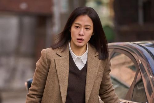 'Ngôi sao' của phim 'Giày thủy tinh' Kim Hyun Joo tái xuất màn ảnh với vai người mẹ có tâm lý 'nặng đô'