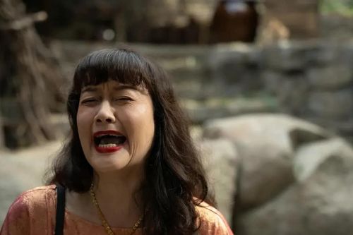 Án mạng karaoke và Trại buôn người 'chạy đua' hút người xem