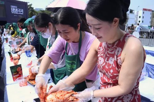 Âm nhạc, ẩm thực Hàn Quốc hút khách tại Hà Nội