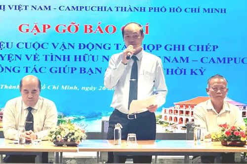 Vận động tập hợp ghi chép những mẩu chuyện về tình hữu nghị Việt Nam - Campuchia