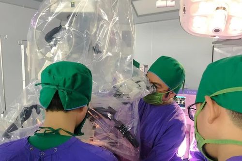 Đau đầu, mất thính lực do u dây thần kinh VIII nằm sát thân não