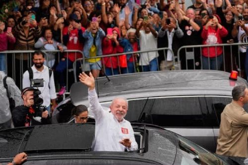 Tổng thống Lula da Silva lội ngược dòng ngoạn mục, tái đắc cử tổng thống Brazil