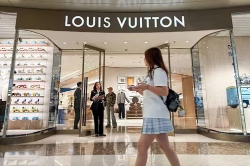 Sức mua của khách Trung Quốc suy giảm: Doanh thu của LVMH, Hermès và Gucci lao dốc
