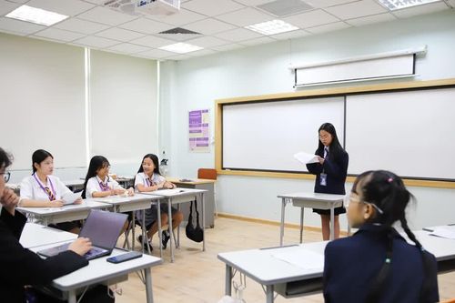 Học sinh Việt Nam và Trung Quốc tranh tài ở sân chơi tranh biện, hùng biện bằng tiếng Anh