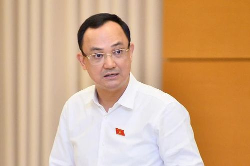 Không nên để người dân chỉ biết bị tạm hoãn xuất cảnh khi đến cửa khẩu