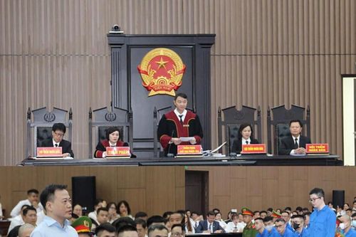 Những hình ảnh tại phiên tòa xét xử Mr Pips