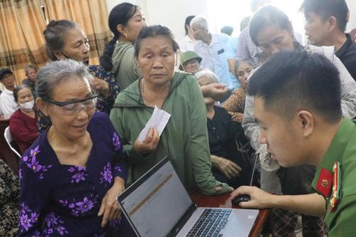 Triển khai đợt 2 thu nhận mẫu ADN thân nhân liệt sĩ tại Nghệ An