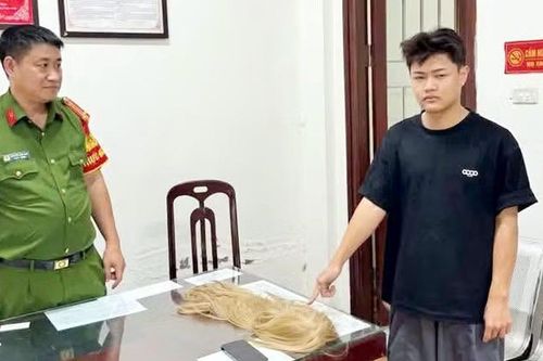 Lời khai của đối tượng giả gái, chuốc rượu nạn nhân để trộm iPhone ở Hà Nội