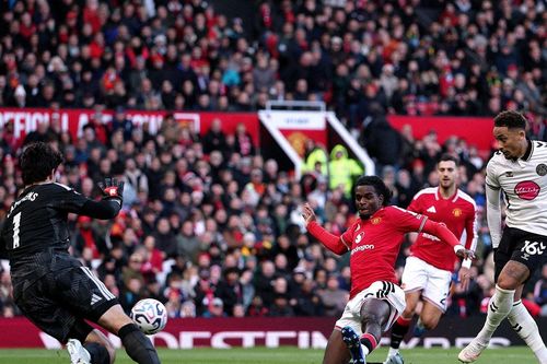 MU thua thảm Bournemouth: Từ bỏ thôi, Carrick!