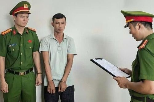 Bắt tạm giam phó giám đốc 'dỏm' giả mắc ung thư để lừa tiền bạn gái