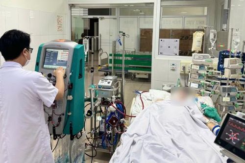 18 người nhập viện vì sốt xuất huyết, nam thanh niên 23 tuổi phải thở máy