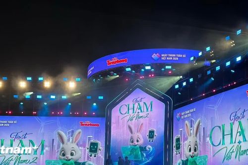 'Chạm Việt Nam 2': Khi âm nhạc gặp gỡ công nghệ, văn hóa và thời trang