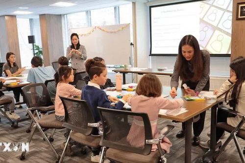Kết nối cộng đồng người Việt ở Canada để gìn giữ tiếng Việt