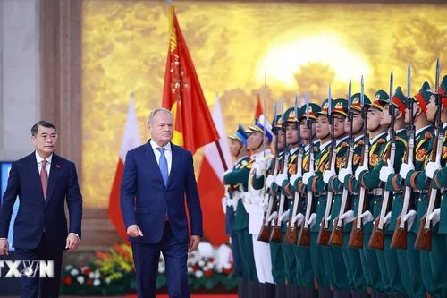 Thủ tướng Lê Minh Hưng chủ trì lễ đón chính thức Thủ tướng Cộng hòa Ba Lan