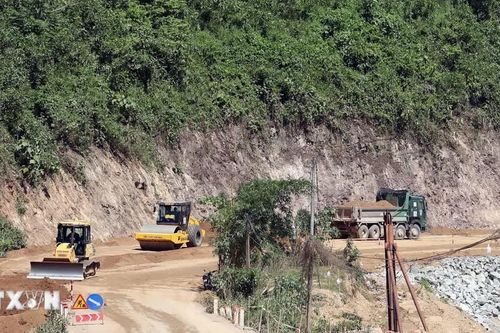 Đà Nẵng đẩy nhanh cải tạo, nâng cấp Quốc lộ 14D nối Cửa khẩu quốc tế Nam Giang