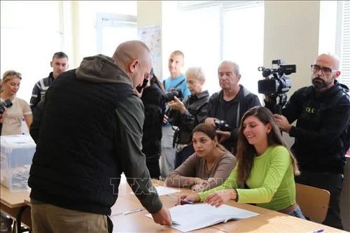 Bulgaria phải tổ chức bầu cử tổng thống vòng hai