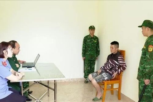 Bắt giữ các đối tượng vận chuyển pháo nổ trái phép