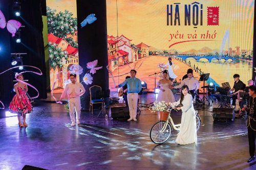 Đêm nghệ thuật 'Hà Nội, yêu và nhớ': Khi thơ ca gặp gỡ âm nhạc