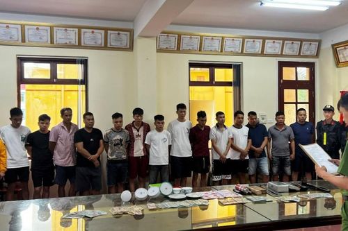 Phát hiện sới bạc trên đồi rừng, tổ chức chơi theo ca và thu phí