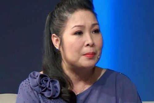 NSND Hồng Vân cập nhật tình hình ở Pháp sau chuyến lưu diễn
