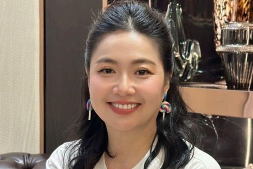 Diễn viên Lê Khánh thông báo tin vui