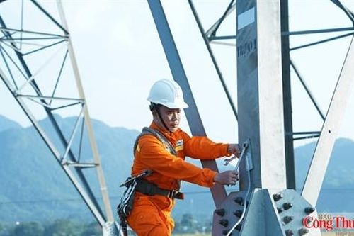 Xóa bỏ bù chéo giá điện: Bảo đảm tiếp cận điện vùng khó khăn