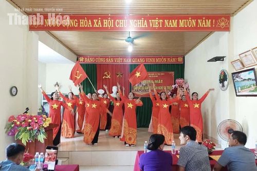 Lấy người dân làm trung tâm xây dựng đời sống văn hóa