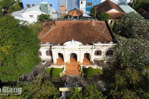 Bên trong bảo tàng mang kiến trúc Pháp giữa lòng Rạch Giá