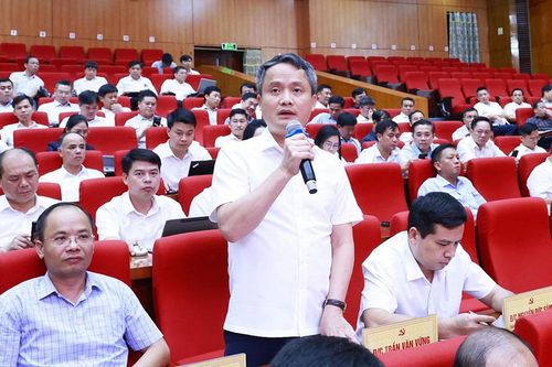 Tôn trọng, lắng nghe, kịp thời giải quyết những kiến nghị chính đáng của Nhân dân