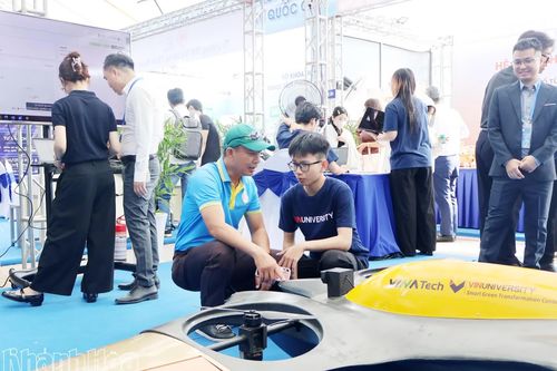 Đưa công nghệ đến gần người dân