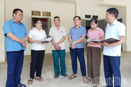 Phát huy vai trò của cán bộ cơ sở trong bảo vệ nền tảng tư tưởng của Đảng