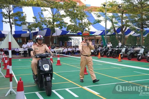 Tuyên truyền, giáo dục pháp luật về trật tự, an toàn giao thông