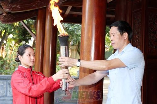 Nghi lễ xin lửa truyền thống hướng tới Lễ Khai mạc Đại hội Thể dục thể thao tỉnh Sơn La lần thứ X