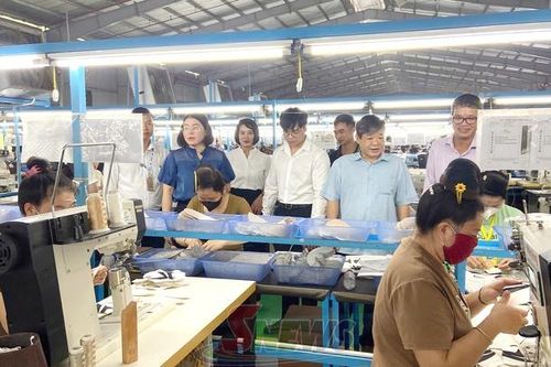 Kiểm tra việc chấp hành pháp luật lao động tại Công ty CP Giầy Yên Châu