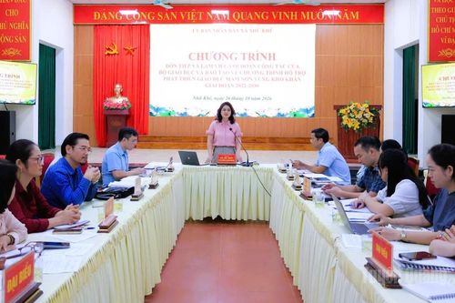 Đoàn công tác Bộ Giáo dục và Đào tạo làm việc tại xã Nhữ Khê