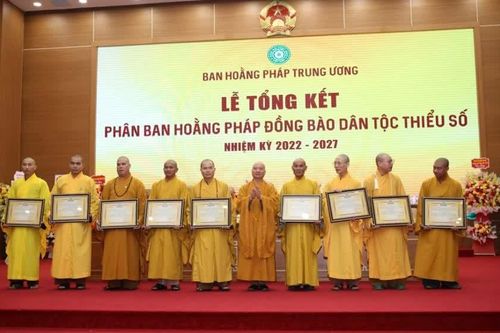 Lan tỏa ánh sáng Phật pháp sâu rộng đến đồng bào dân tộc thiểu số