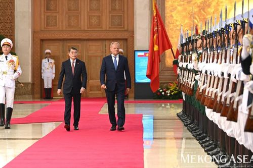 Thủ tướng Lê Minh Hưng chủ trì lễ đón Thủ tướng Ba Lan
