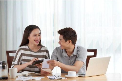 Vợ chồng có nên dùng chung một tài khoản ngân hàng?