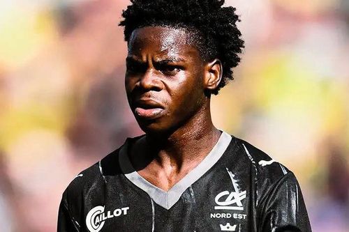 Chelsea, Barcelona bị từ chối: Sao trẻ Mali chọn bến đỗ bất ngờ