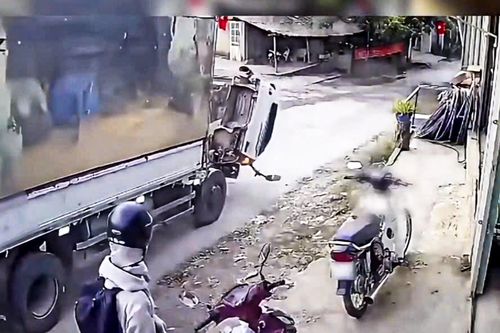 Cabin lật về trước, xe tải tiếp tục lao xuống dốc: Vợ tài xế tử vong