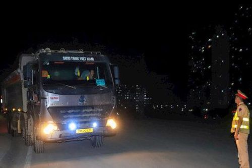 Tăng cường giám sát, xử lý hoạt động vận chuyển đất thi công hồ điều hòa
