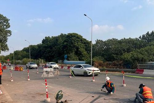 Đẩy nhanh tiến độ sửa chữa loạt cầu vượt trên Đại lộ Thăng Long