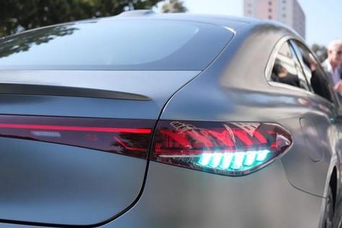 Mỹ, Trung Quốc xem xét chuẩn hóa đèn tín hiệu cho ô tô tự hành