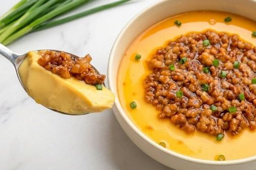 Mẹo làm trứng hấp thịt băm mềm mịn như caramen, láng mượt không lo rỗ mặt