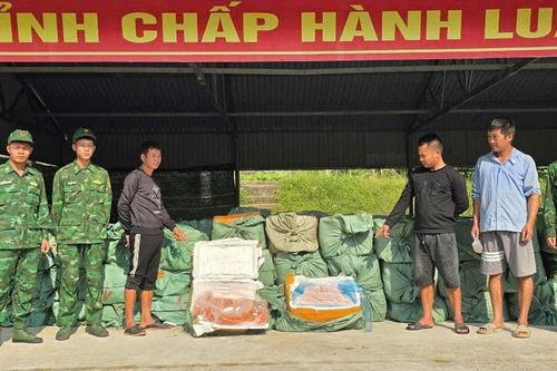 Quảng Ninh: Phát hiện hơn 6 tấn thực phẩm đông lạnh không rõ nguồn gốc