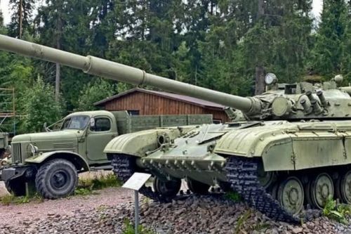 Xe tăng T-64 Ukraine 'nát như tương' rút khỏi chiến trường