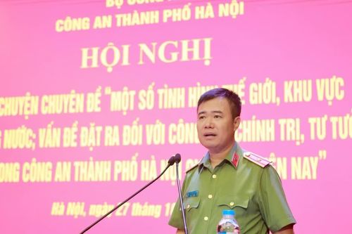 Đại sứ, PGS.TS. Đặng Đình Quý nói chuyện chuyên đề tại Công an Hà Nội